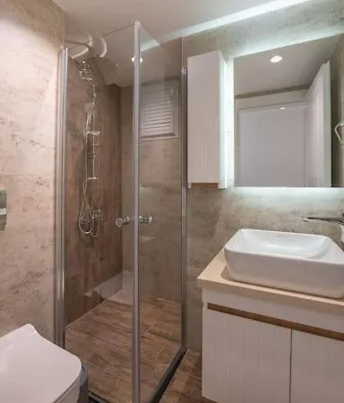 Merkezde Jakuzili Daire - Ocekhomes Meva Appartement